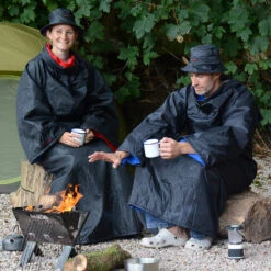 Couverture à Manches D'extérieur Snug Rug -Créatifs Cadeaux Magasin couverture a manches d exterieur snug rug 3