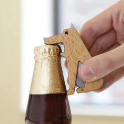 KIKKERLAND Fetch, Le Décapsuleur Chien -Créatifs Cadeaux Magasin fetch le decapsuleur chien 2