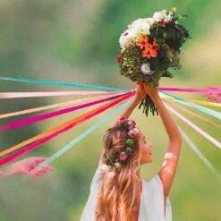 Bouquet De La Mariée, La Ronde Des Rubans.