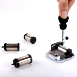 KIKKERLAND Kit Boîte à Musique 4 Chansons à Assembler -Créatifs Cadeaux Magasin kit boite a musique 4 chansons a assembler 3