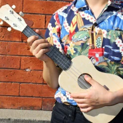 KIKKERLAND Kit Ukulélé à Faire Soi-même 9 KIKKERLAND Kit Ukulélé à Faire Soi-même -Créatifs Cadeaux Magasin kit ukulele a faire soi meme 7
