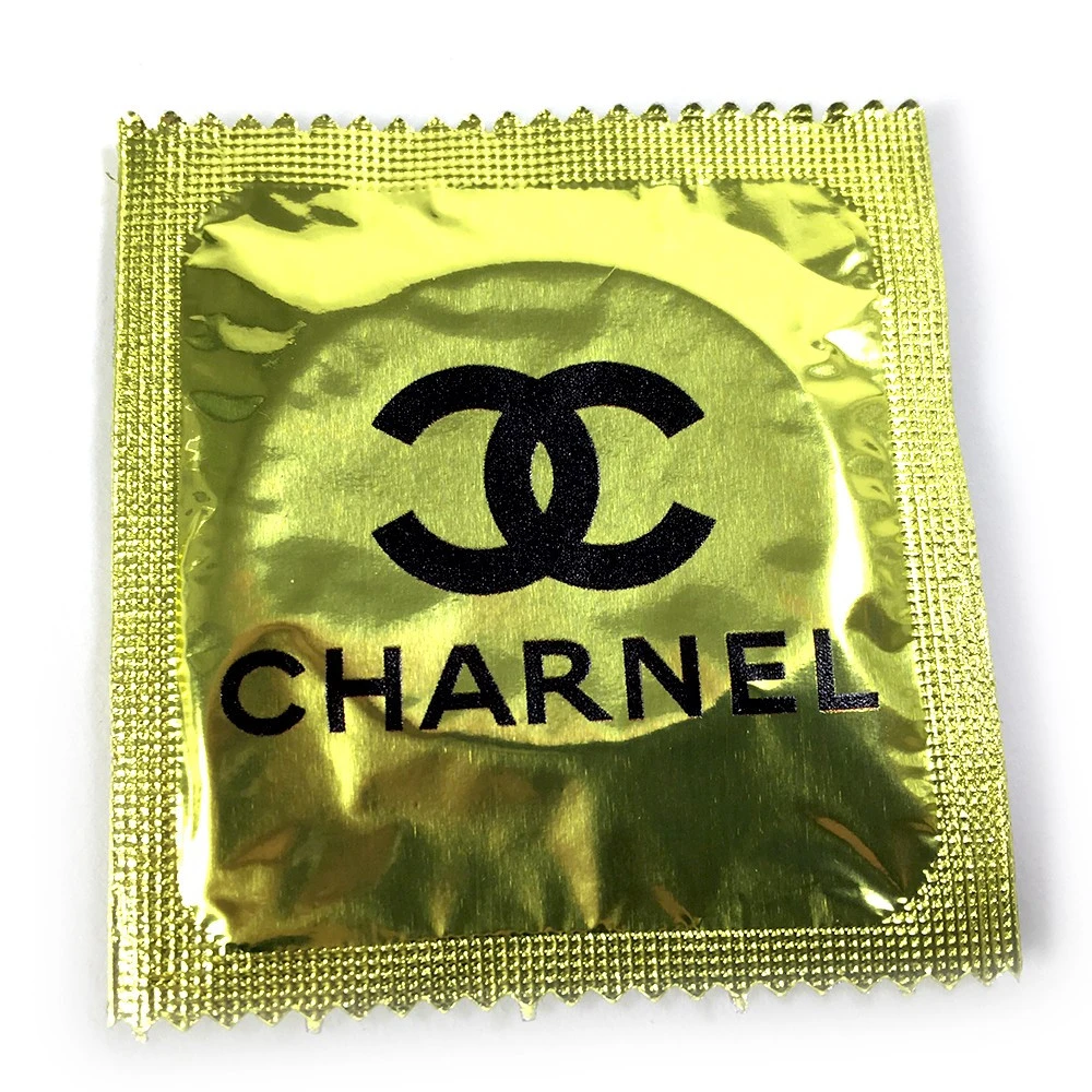 Lot De Préservatifs Humoristiques "Fans De Marques" 4 Lot De Préservatifs Humoristiques "Fans De Marques" – Image 2