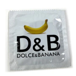 Lot De Préservatifs Humoristiques "Fans De Marques" 10 Lot De Préservatifs Humoristiques "Fans De Marques" -Créatifs Cadeaux Magasin lot de preservatifs humoristiques fans de marques 3