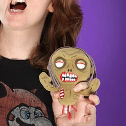 Peluche Walking Dead Bicycle Girl -Créatifs Cadeaux Magasin peluche walking dead bicycle girl 1