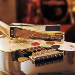 Pickmaster, La Machine à Mediator 12 Pickmaster, La Machine à Mediator -Créatifs Cadeaux Magasin pickmaster la machine a mediator 4