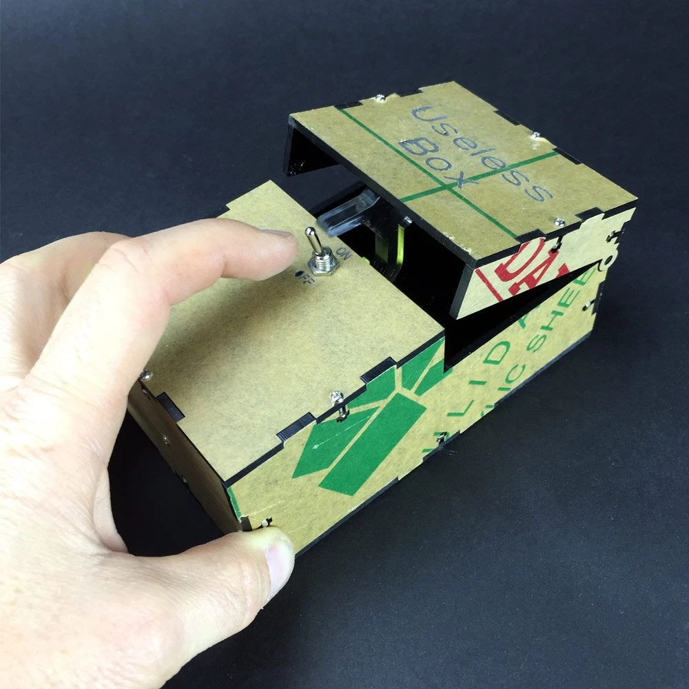 Useless Box, La Boîte Inutile 5 Useless Box, La Boîte Inutile – Image 3